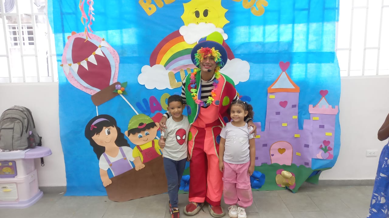 Recreación mediana 2 con show de payasos