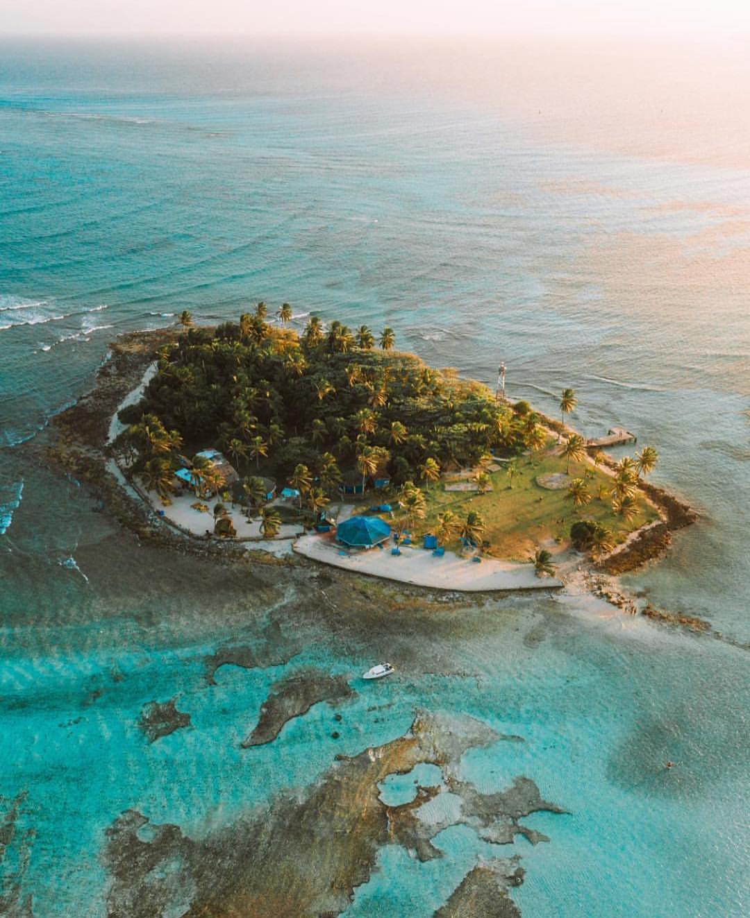 ACUARIO DIRECTO – MAR CRISTALINO SIN ESCALAS
Llega directo al banco natural y disfruta el Acuario sin paradas adicionales.