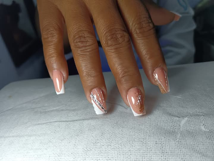 Arreglo Profesional de Uñas – MAGIC BEAUTY Studio (San Andrés Islas)