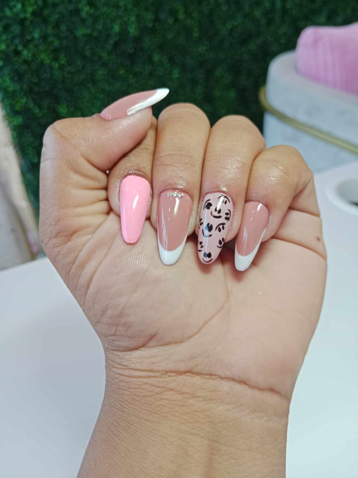 Arreglo Profesional de Uñas – MAGIC BEAUTY Studio (San Andrés Islas)