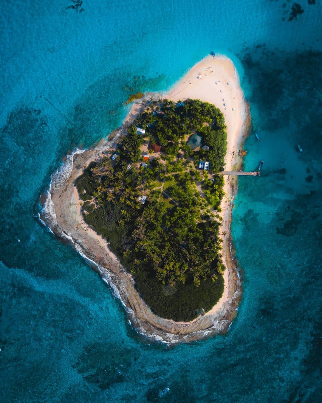 JOHNNY CAY DIRECTO – PLAYA ICÓNICA DEL CARIBE

Isla natural, arena blanca y mar turquesa sin desvíos