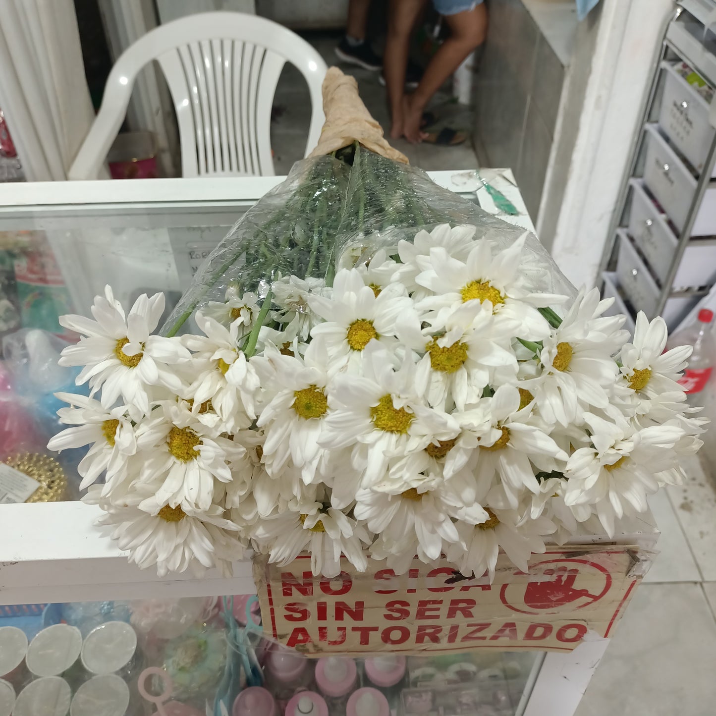 Arreglo floral + ramo de margaritas para bodas