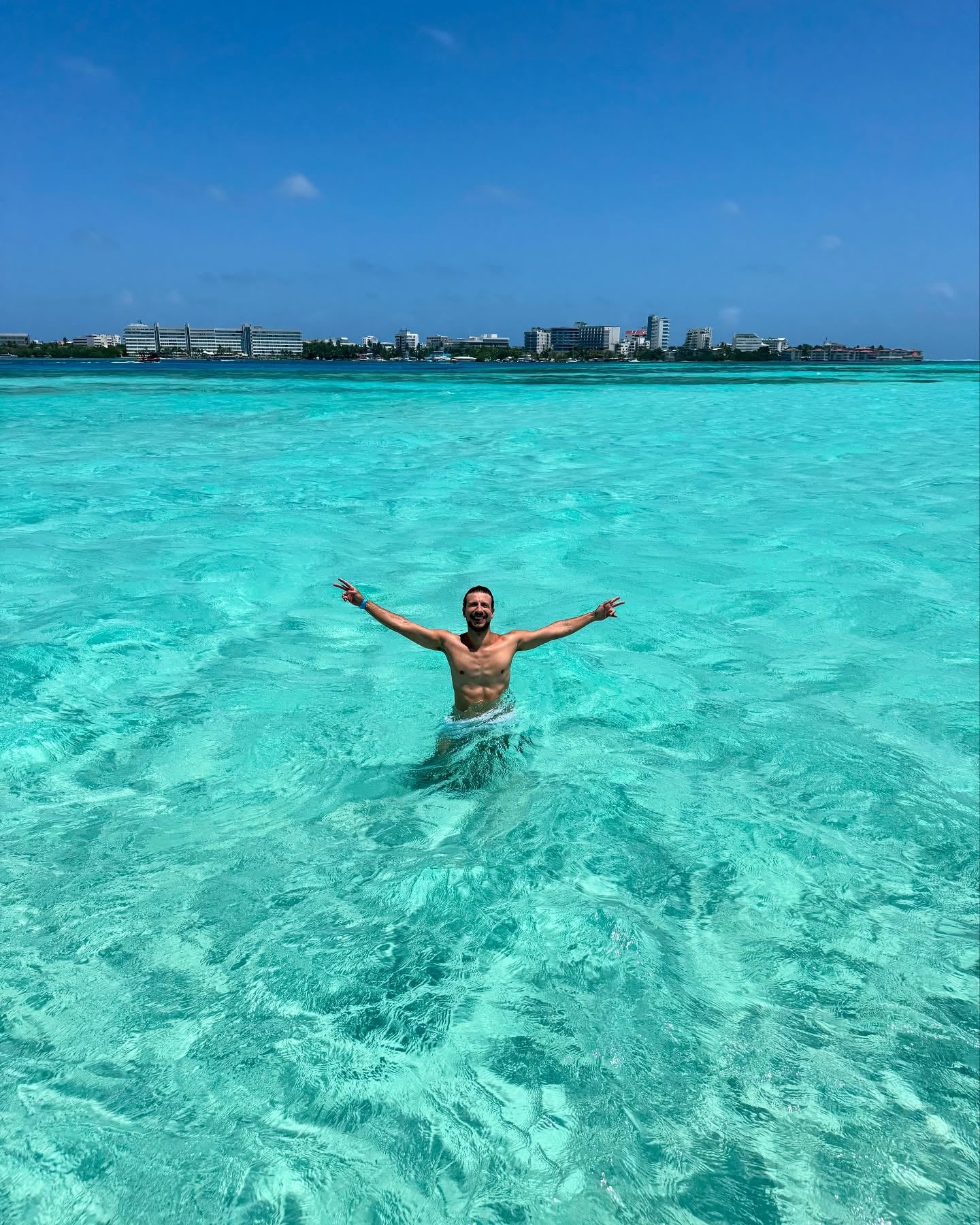 ACUARIO DIRECTO – MAR CRISTALINO SIN ESCALAS

Llega directo al banco natural y disfruta el Acuario sin paradas adicionales.